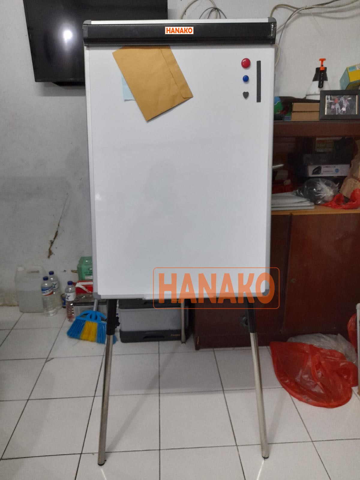 Flip Chart kaki 3 Hanako Baru