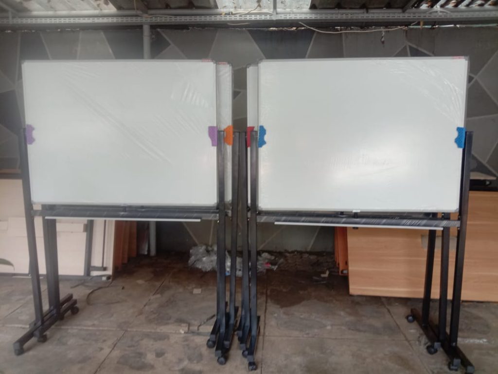 Papan Tulis Whiteboaard 90x120 Standing 1 muka
