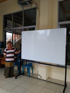 Papan tulis whiteboard sekolah 120x240 standing