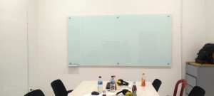 Jual Papan Tulis Kaca Glassboard Sekolah di Bekasi