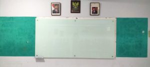 Jual Papan Tulis Kaca Glassboard Sekolah di Jakarta Selatan
