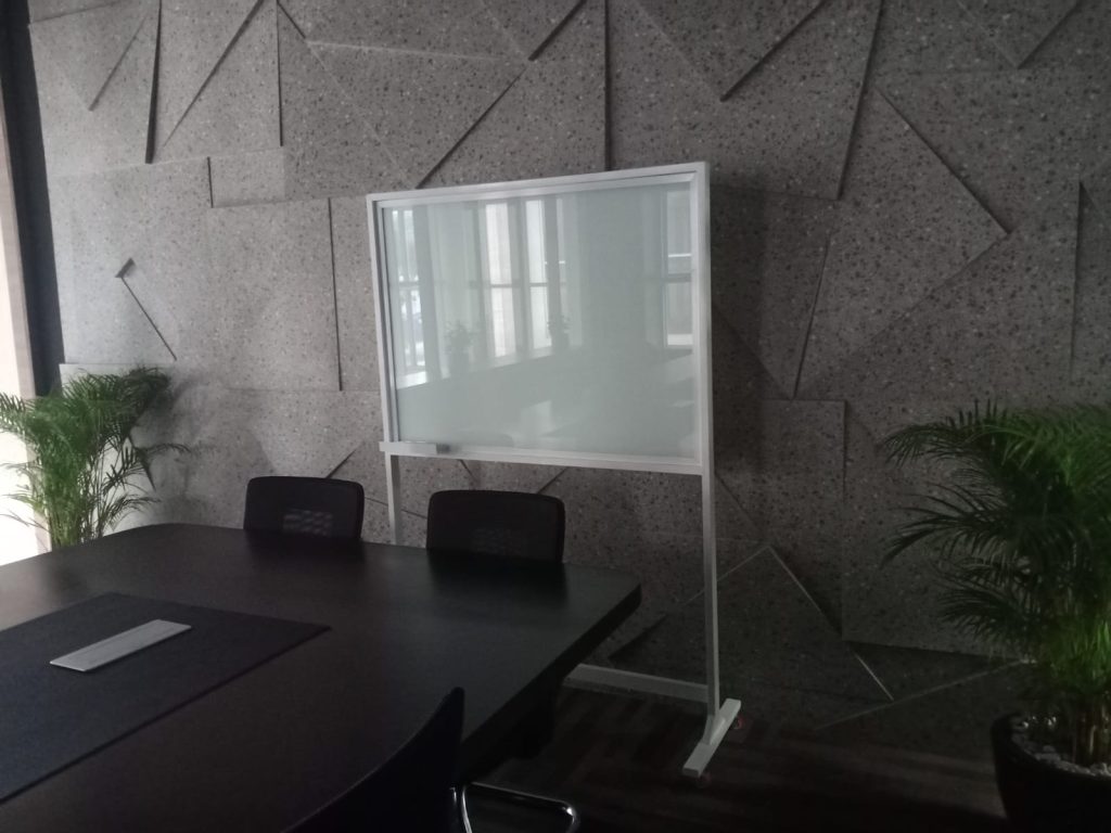 Glassboard Standing di jakarta pusat
