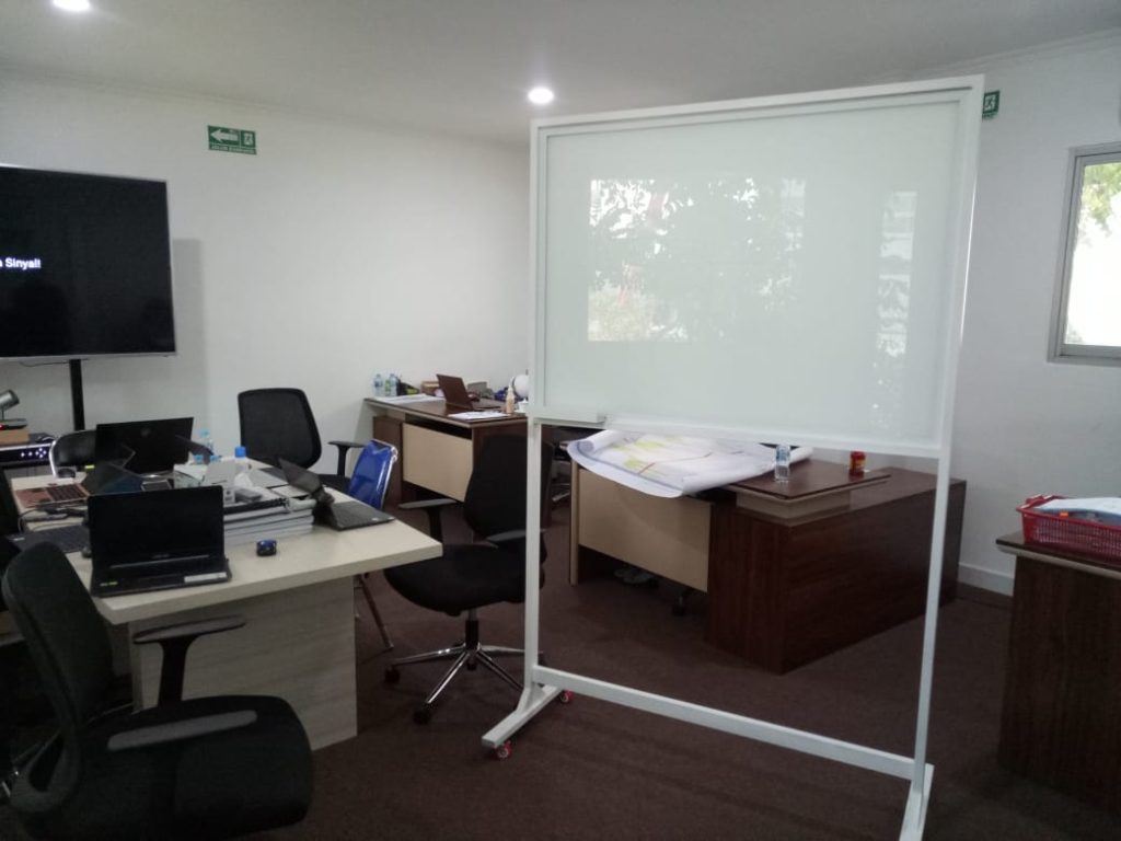 Jual glassboard standing di jakarta selatan