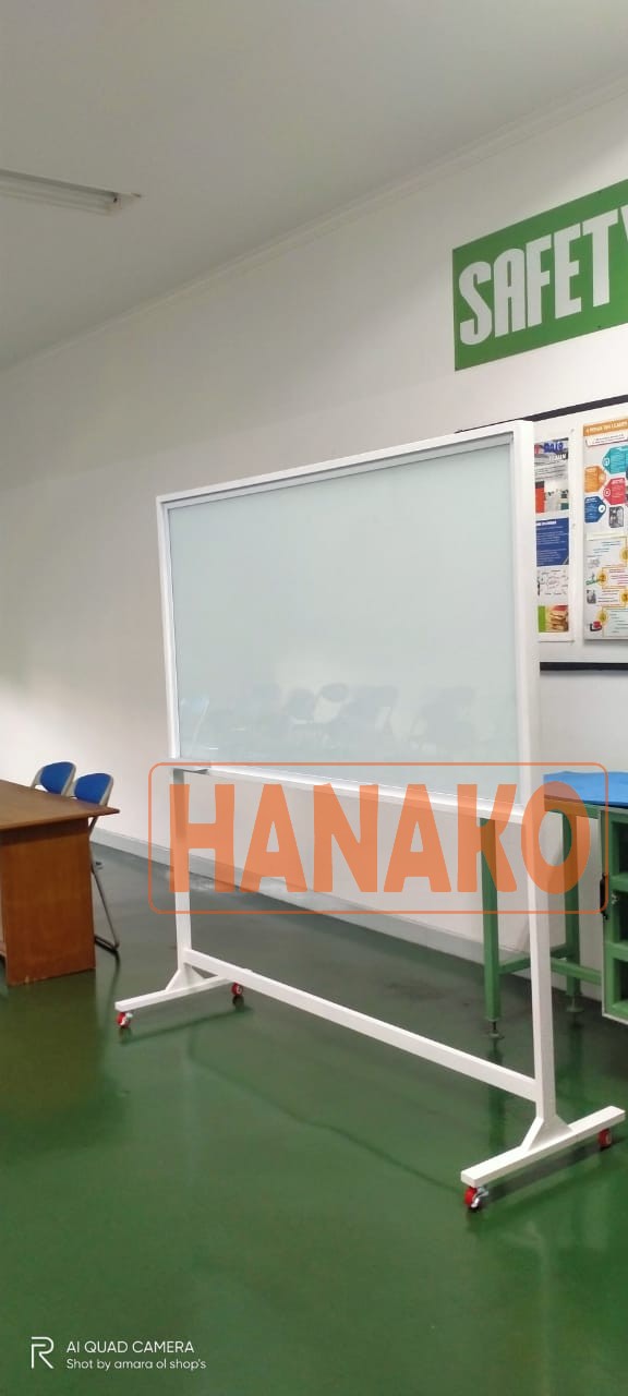 Papan Tulis Kaca Glassboard Standing di Jakarta Utara