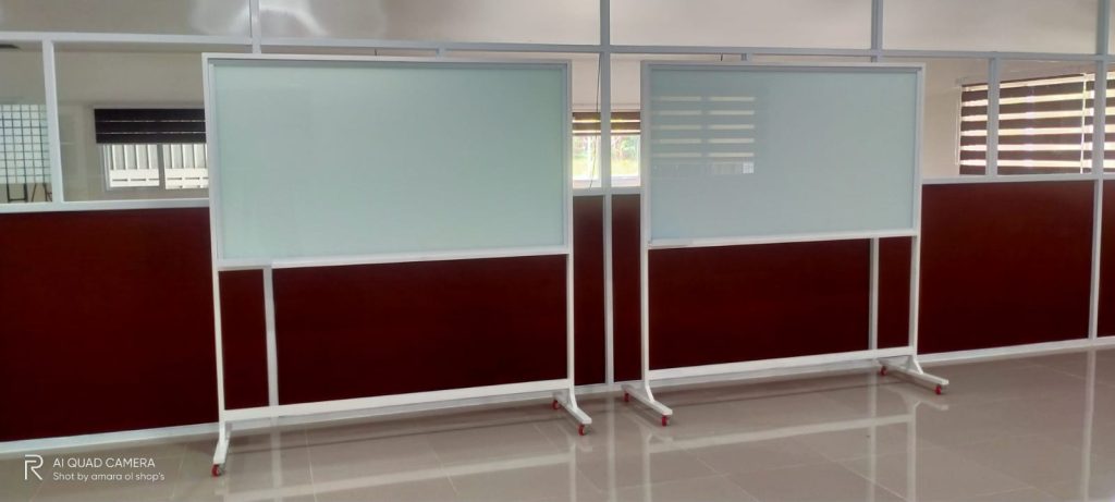 Papan Tulis Kaca Glassboard Standing di Jakarta Timur
