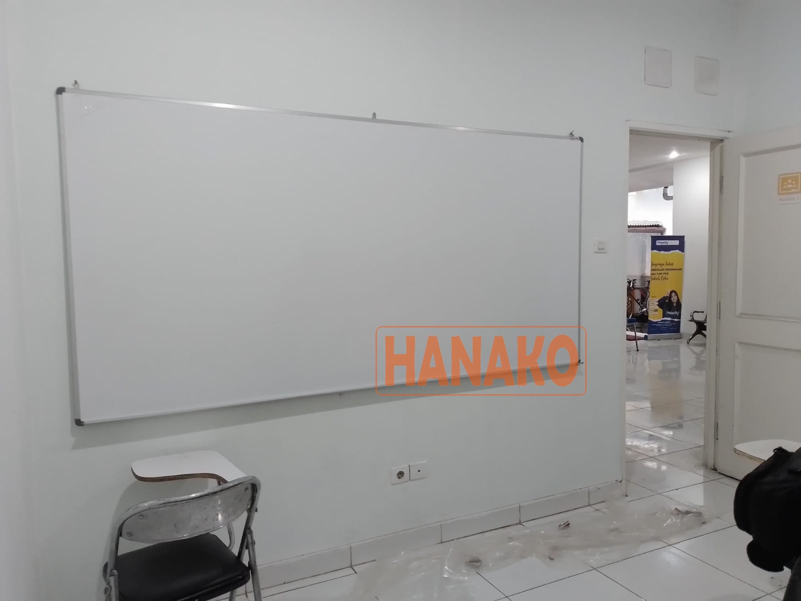 Papan Tulis Whiteboard Hanako 120x240 Gantung Magnetik