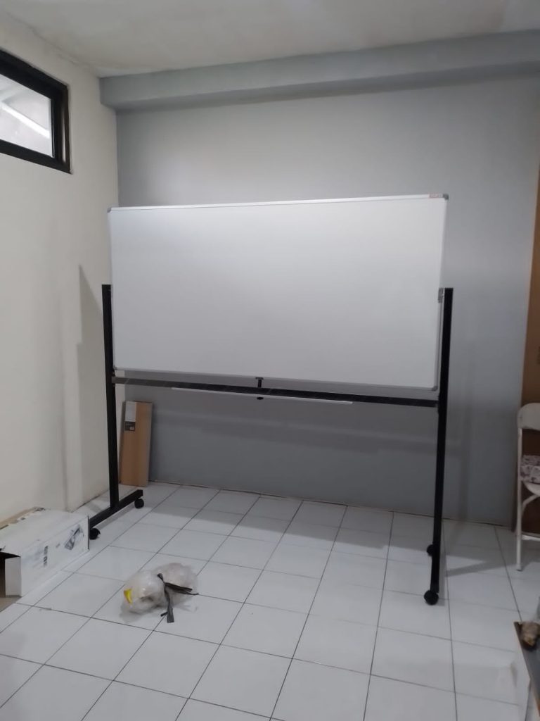Papan Tulis Whiteboard Standing 90x180 Single Face